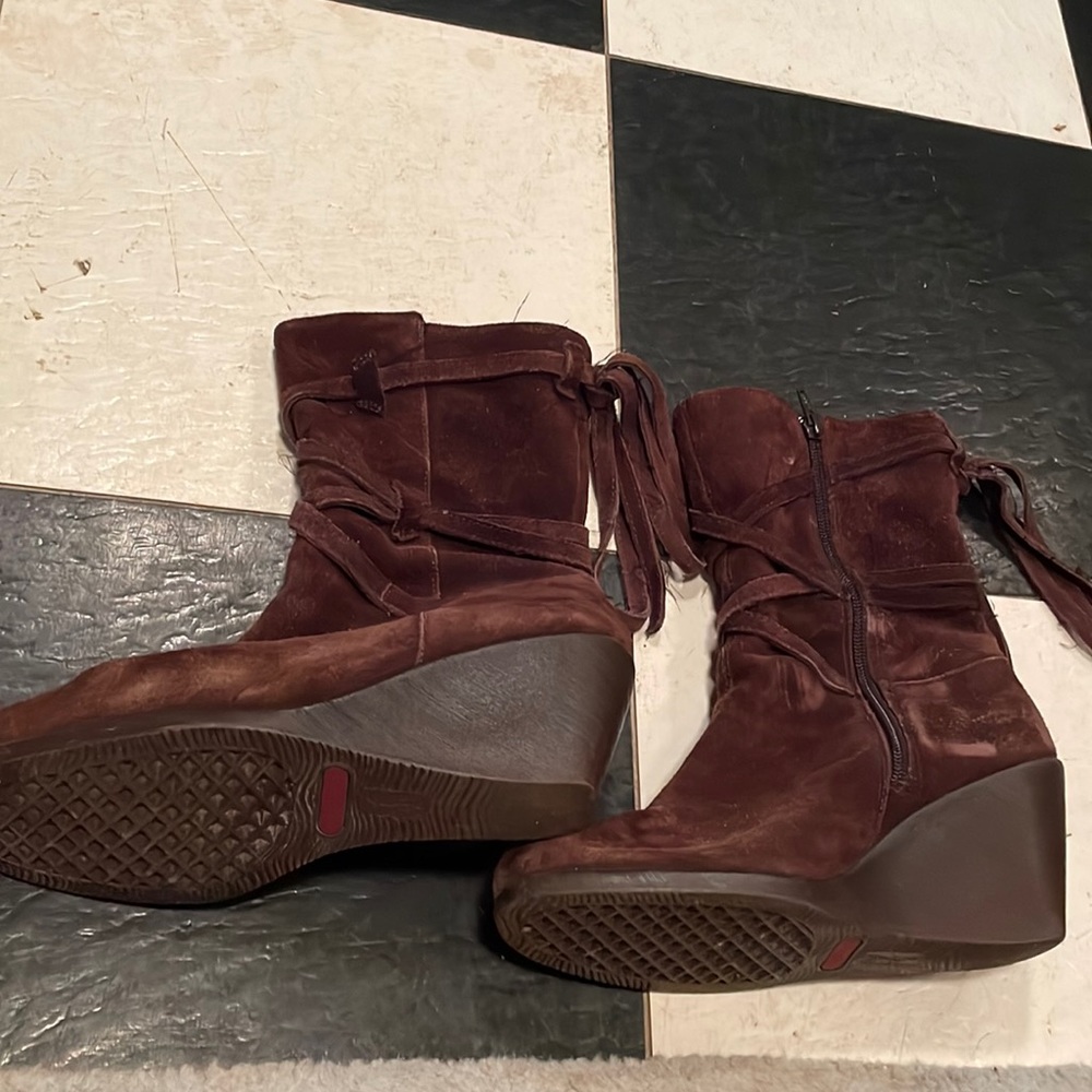 A2 by Aerosoles Brown Suede boots